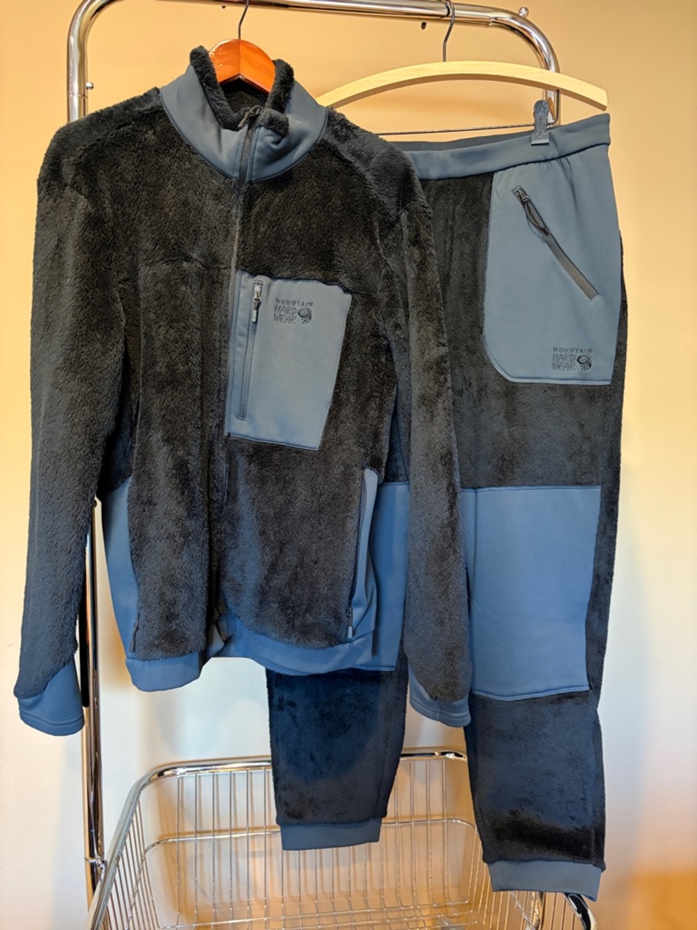 Mountain Hardwear Black and Slate Blue Fleece Jacket and Pants w/ Zipper Pocket